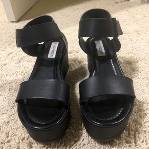 Steve Madden Platform sandals